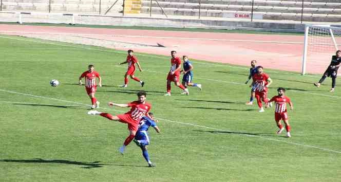 TFF 3. Lig: Karaman Belediyespor: 1 - Belediye Kütahyaspor: 2