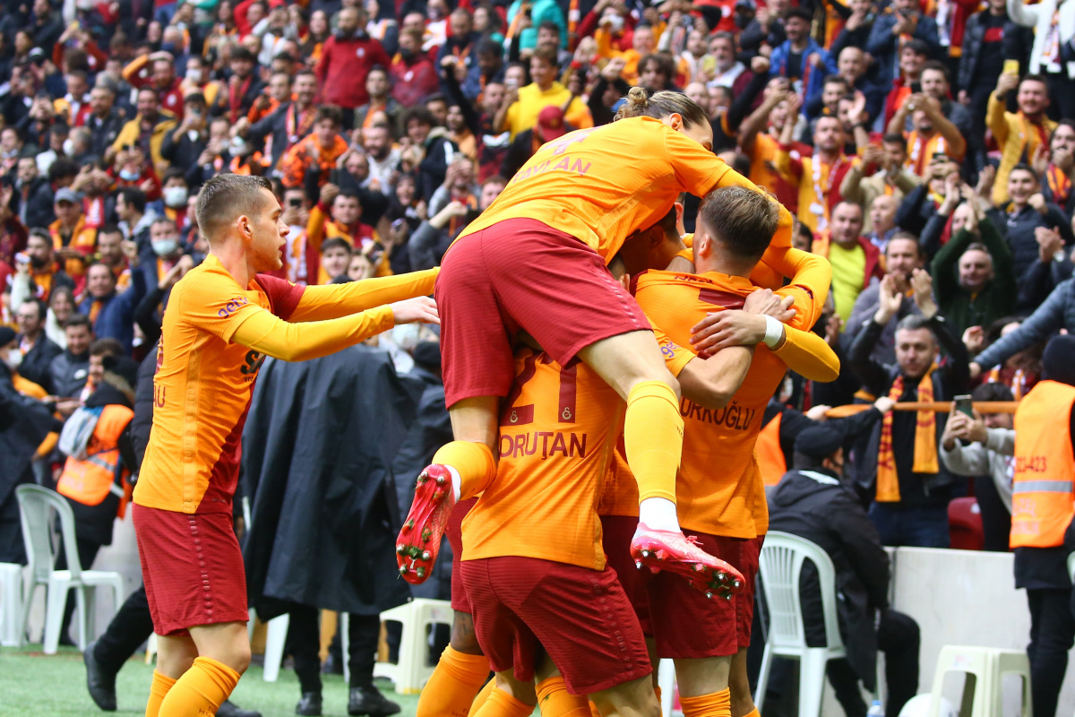 Galatasaray&#039;dan üst üste 3. galibiyet