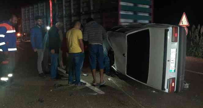 Takla atan otomobilde 2 kişi yaralandı