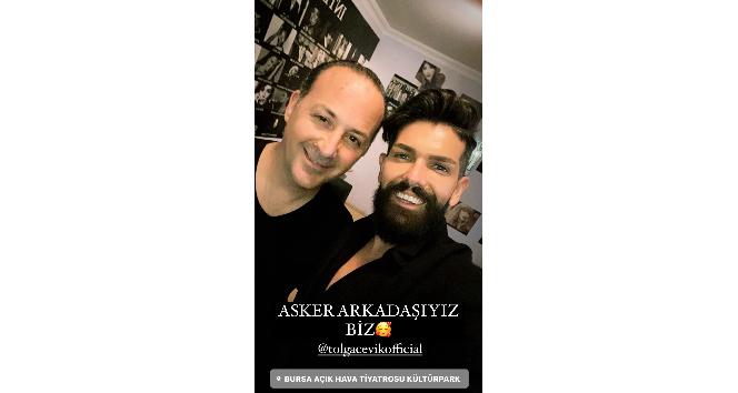 Ünlü şovmen Tolga Çevik askerdeki koğuş arkadaşıyla Bursa’da buluştu