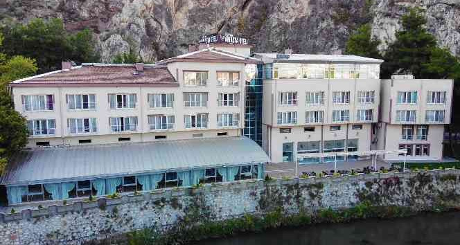 Üniversitelilere aylığı 500 TL’ye Yeşilırmak manzaralı otel