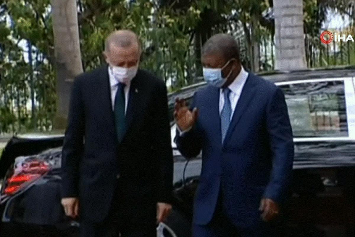 Cumhurbaşkanı Erdoğan, Angola&#039;da resmi tören ile karşılandı