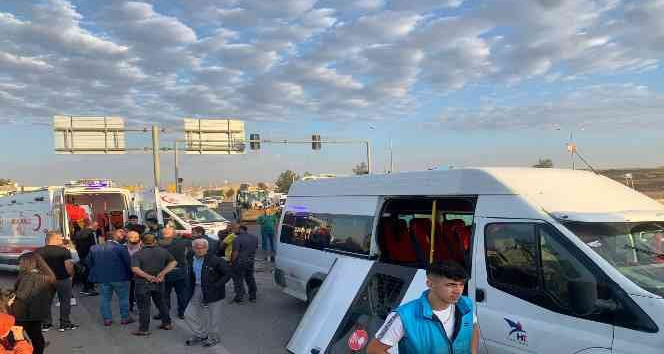 Batman’da işçileri taşıyan servis aracı kaza yaptı: 10 yaralı