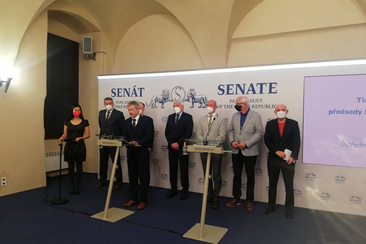 Çekya Senatosu, Devlet Başkanı Zeman’ın yetkilerini elinden alabilir