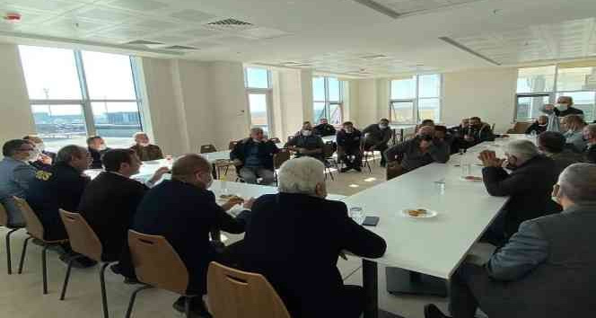 İpsala Kaymakamı Güngör, tır şoförlerinin sıkıntılarını dinledi