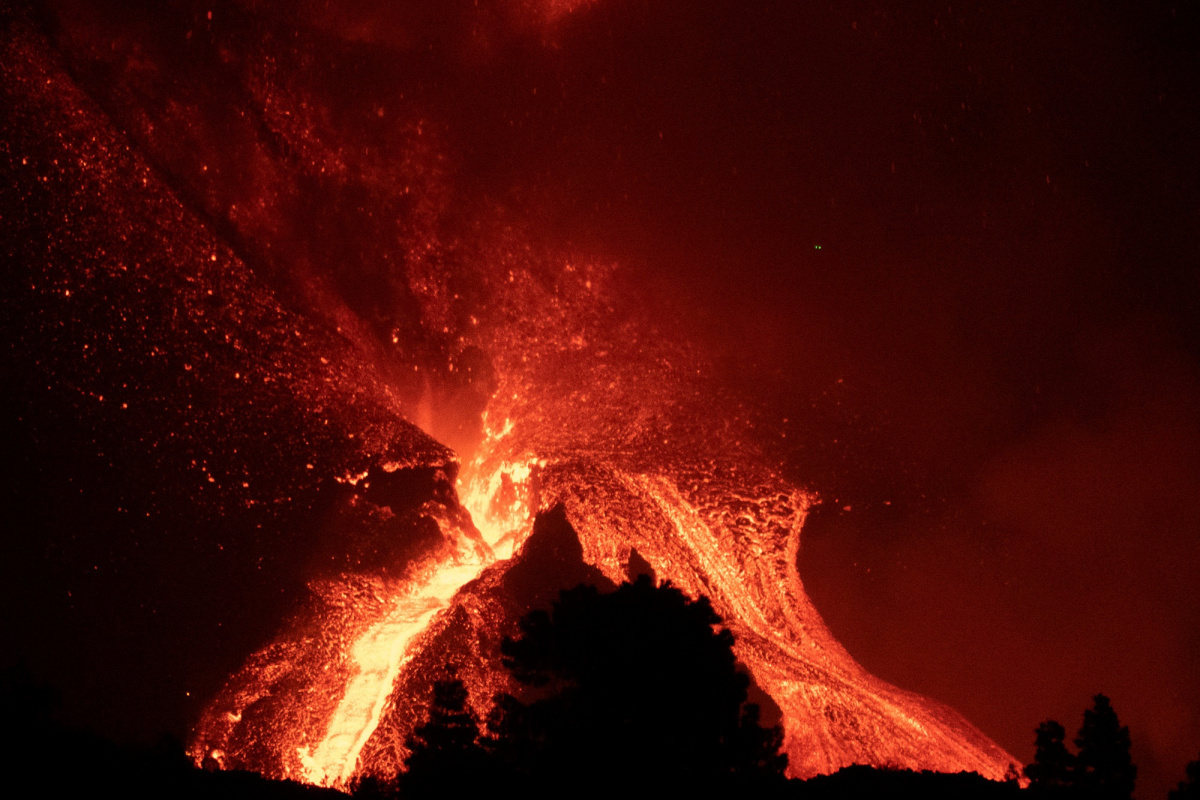 La Palma'daki yanardağ felaketi tam 1 aydır sürüyor