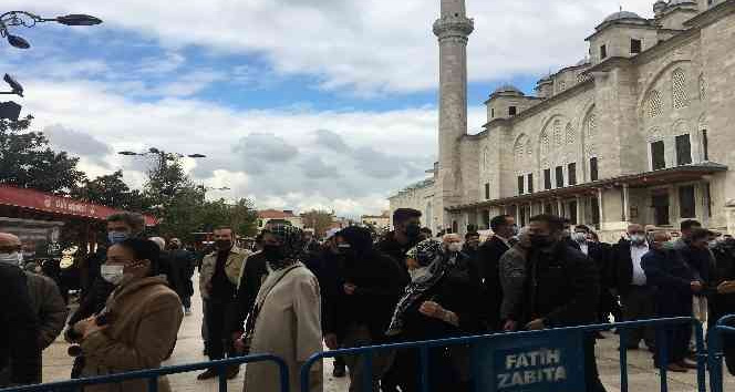 Baykar Yönetim Kurulu Başkanı Özdemir Bayraktar, son yolculuğuna uğurlanıyor