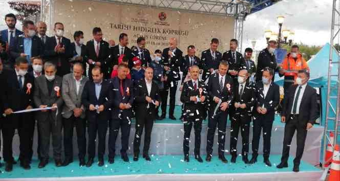 Ulaştırma ve Altyapı Bakanı Karaismailoğlu: "395 tarihi köprü restore edildi"