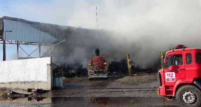 Osmaniye’de geri dönüşüm fabrikasında yangın