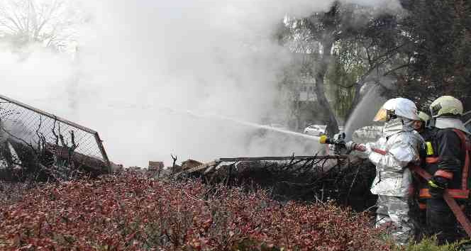 MTA bahçesindeki yangında soğutma çalışmaları devam ediyor