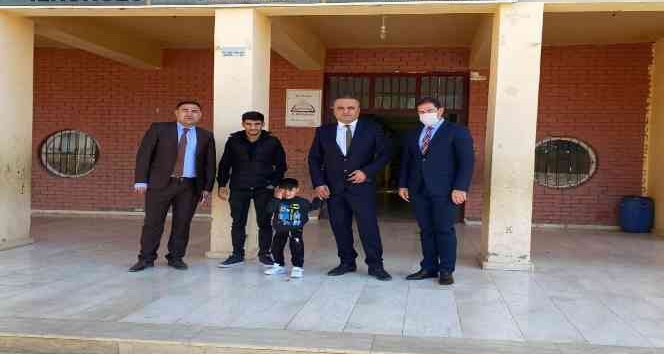 Kızıltepe’de protez bacağına kavuşan 5 yaşındaki Muhammed, okula başladı