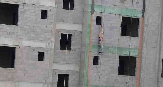 Yaşamla ölüm arasında asılı kaldı