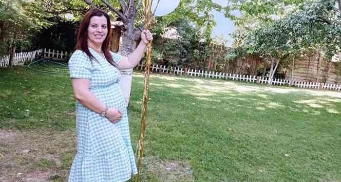 Aşı yaptırmayan 7 aylık hamile kadın, bebeğini göremeden virüse yenik düştü