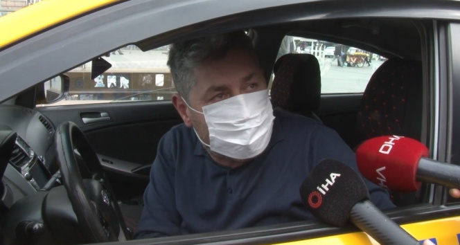 İstanbulda yolcu seçen taksi sürücüsü: Taksim Meydanda 50 Euroya yolcu taşıyorlar