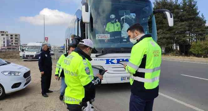 Keşan’da yolcu otobüsleri ile yazıhaneler denetlendi