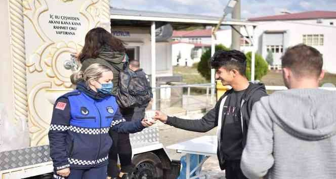 Çan Belediyesinden üniversite öğrencilerine çorba ikramı