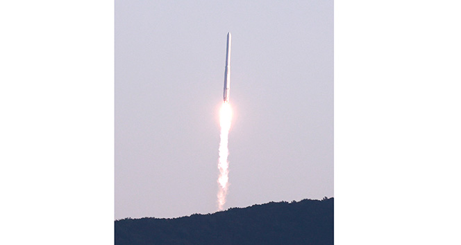 Güney Kore yerli roketi Nuriyi uzaya gönderdi