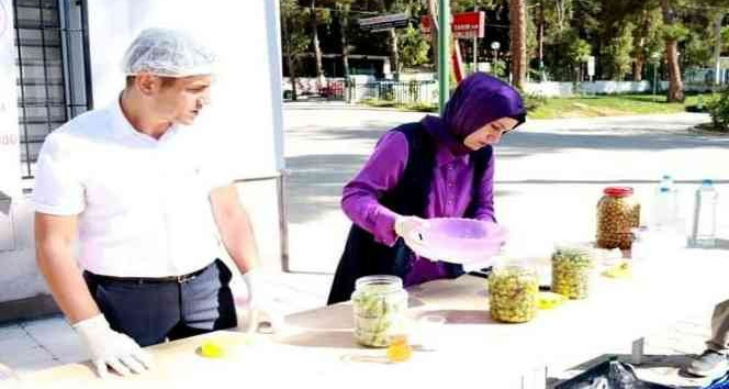 Kadın çiftçilere zeytin salamurası ve turşu yapımı eğitimi verildi