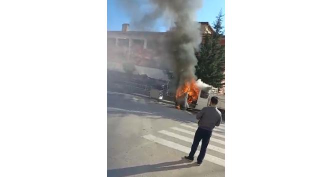 Tokat’ta pikap alevlere teslim oldu