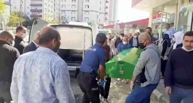 Kendisinden haber alınamayan yaşlı adam evinde ölü bulundu