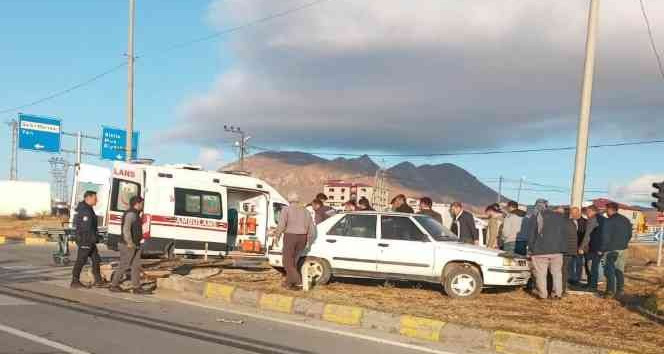 Tatvan’da trafik kazası; 1 yaralı