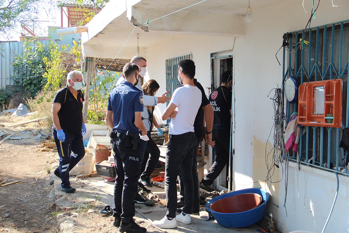 Antalya&#039;da müstakil evde şüpheli ölüm
