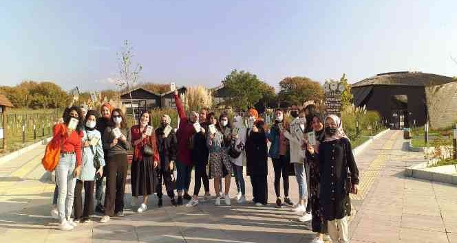 Üniversite öğrencileri Hersek Lagününü gezdi