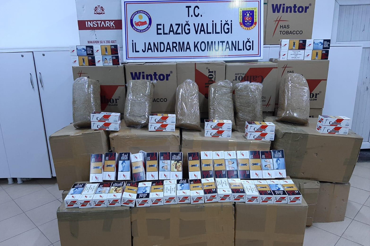 Elazığ&#039;da 125 bin liralık kaçak tütün ürünleri ele geçirildi