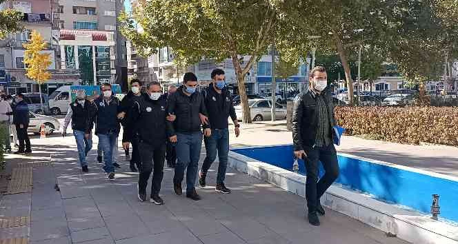 Kırşehir’de FETÖ/PDY operasyonu: 3 gözaltı