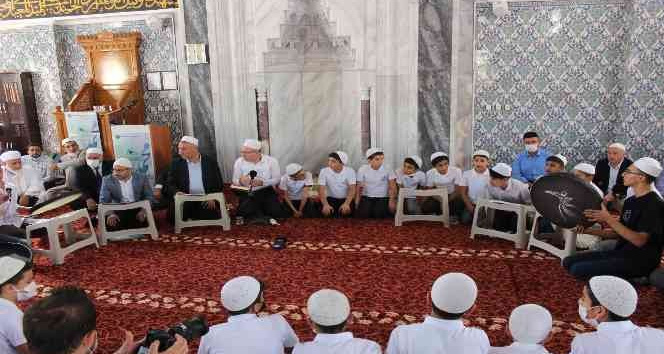 İlahiyatçı yazar Özkılıç: "Peygamber Efendimizin toplumda örnek alınması gerekmektedir"