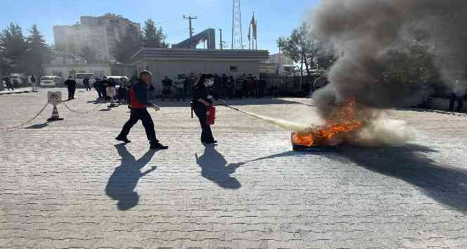 Mardin itfaiyesinden gerçeği aratmayan yangın ve deprem tatbikatı