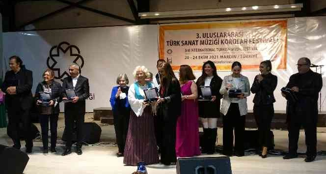 Mardin’de Sanat Müziği Korolar Festivali’nde Nilüfer Kadın Korosu sahne aldı