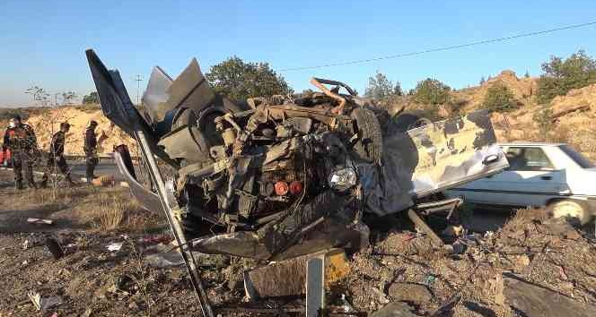 Kırıkkale’de feci kaza, otomobil hurdaya döndü: 1 ölü