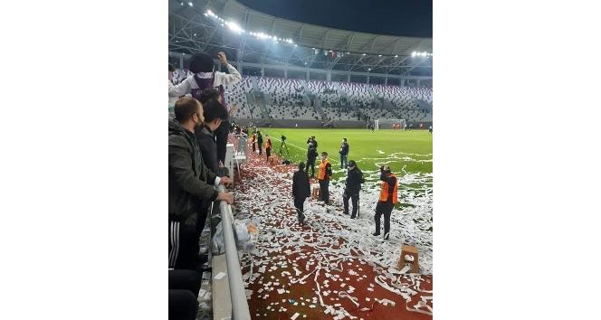 Ordu’da skandal: Kur’an-ı Kerim sayfaları konfeti şeklinde sahaya fırlatıldı