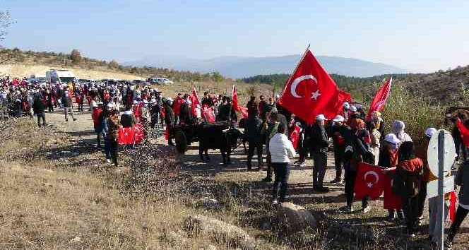 İstiklal Yolu’nda zafer yürüyüşü