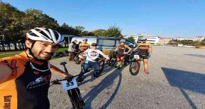 Eskişehirli bisikletçiler Uluslararası Sakarya Ayçiçeği Dağ Bisikleti Yarışı’nda ter döktü