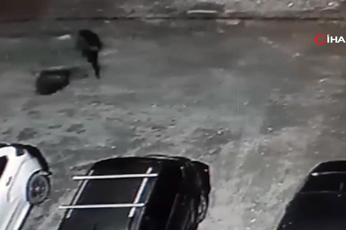 Rusya&#039;da vahşet!:Başını kestiği kadının cesedini bavulla taşıyarak boş araziye attı