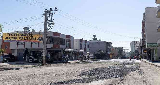 Toroslar’da yol ve kaldırımlar yenileniyor