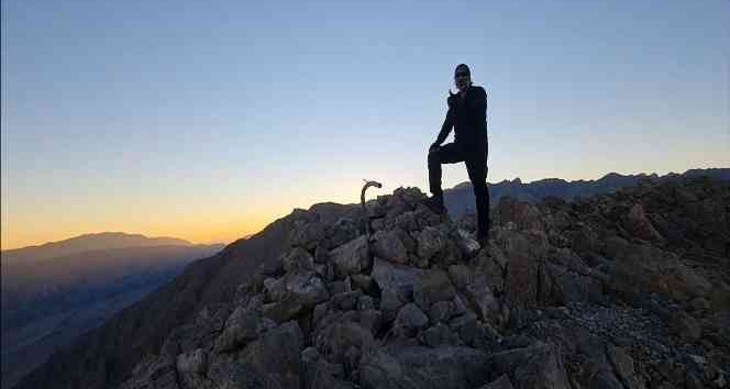 Türkiye’nin ilk ve tek solo alpinisti Erdek Cennet, Munzur Dağlarının zirvesine tırmandı