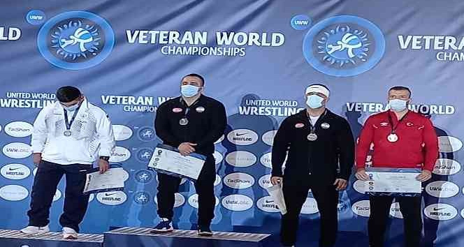 Burak Kaya dünya üçüncüsü oldu