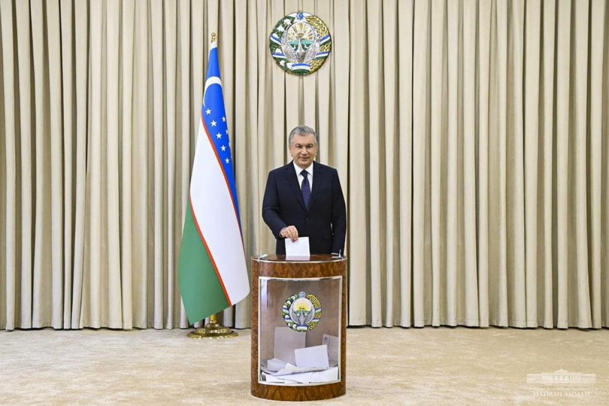 Özbekistan&#039;da Mirziyoyev yeniden cumhurbaşkanı seçildi