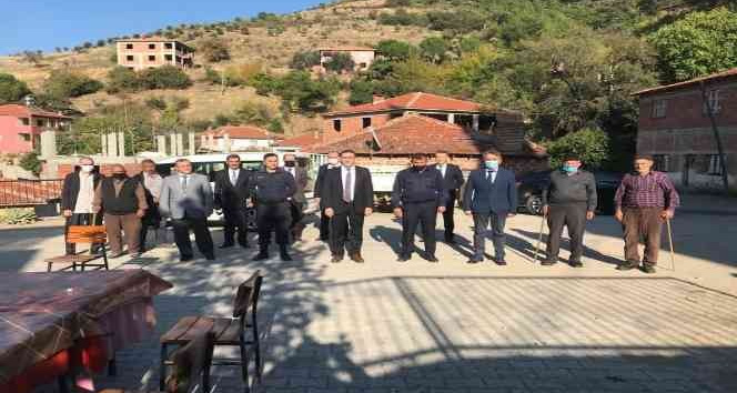 Burhaniye’de Kaymakam Memiş kırsal mahalleleri ziyaret etti