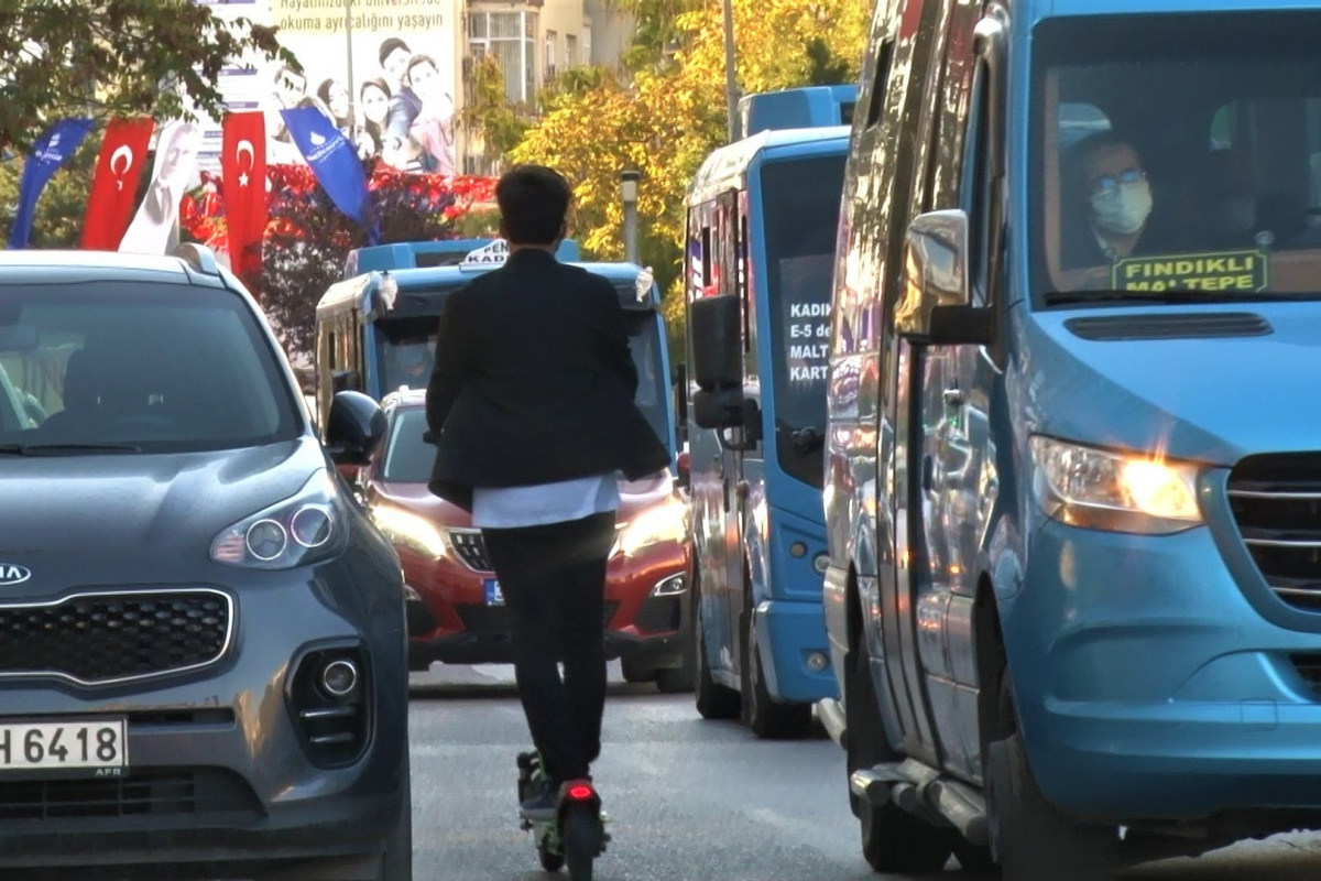İstanbullu sürücülerin scooter isyanı: 'Hayalet gibi her yerden çıkıyorlar'