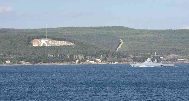 Rus savaş gemisi Çanakkale Boğazı’ndan geçti