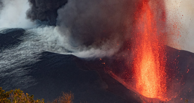 La Palmada volkanik kül bulutu uyarısı