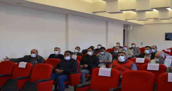 Çiftçi okulunu bitiren kursiyerlere malzeme dağıtıldı