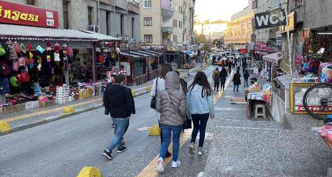 &quot;Aşı rahaveti&quot; ile tedbirler unutuldu, vak’a sayıları arttı