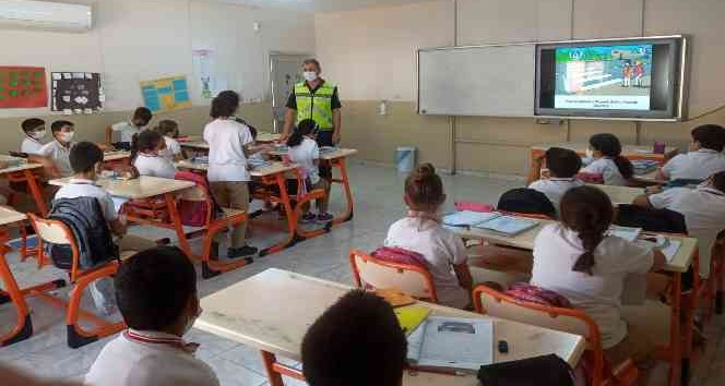 Jandarmadan öğrencilere trafik eğitimi