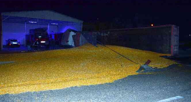 Mardin’de freni boşalan tır yan yattı: 1 yaralı