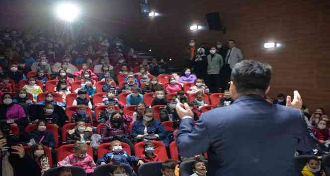 Altıeylül’den çocuklara sinema şöleni